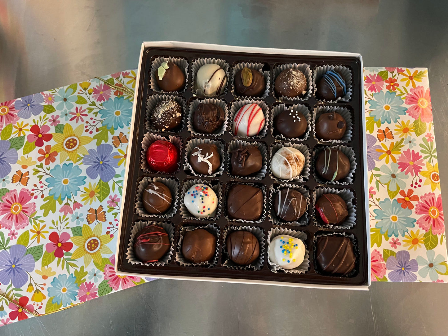 25pc Truffle Gift Box